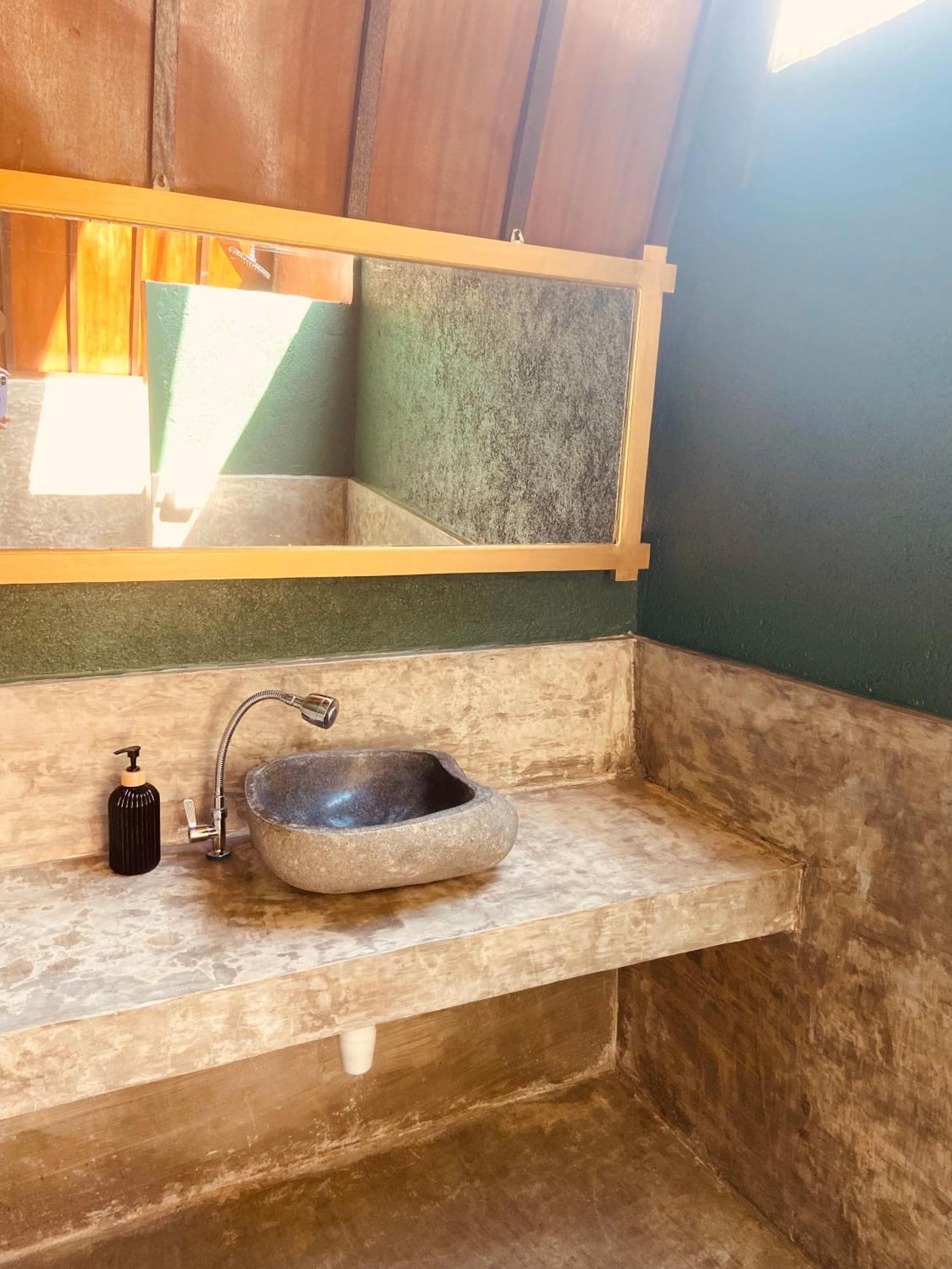 Mowglis Gili Air Hotel Buitenkant foto