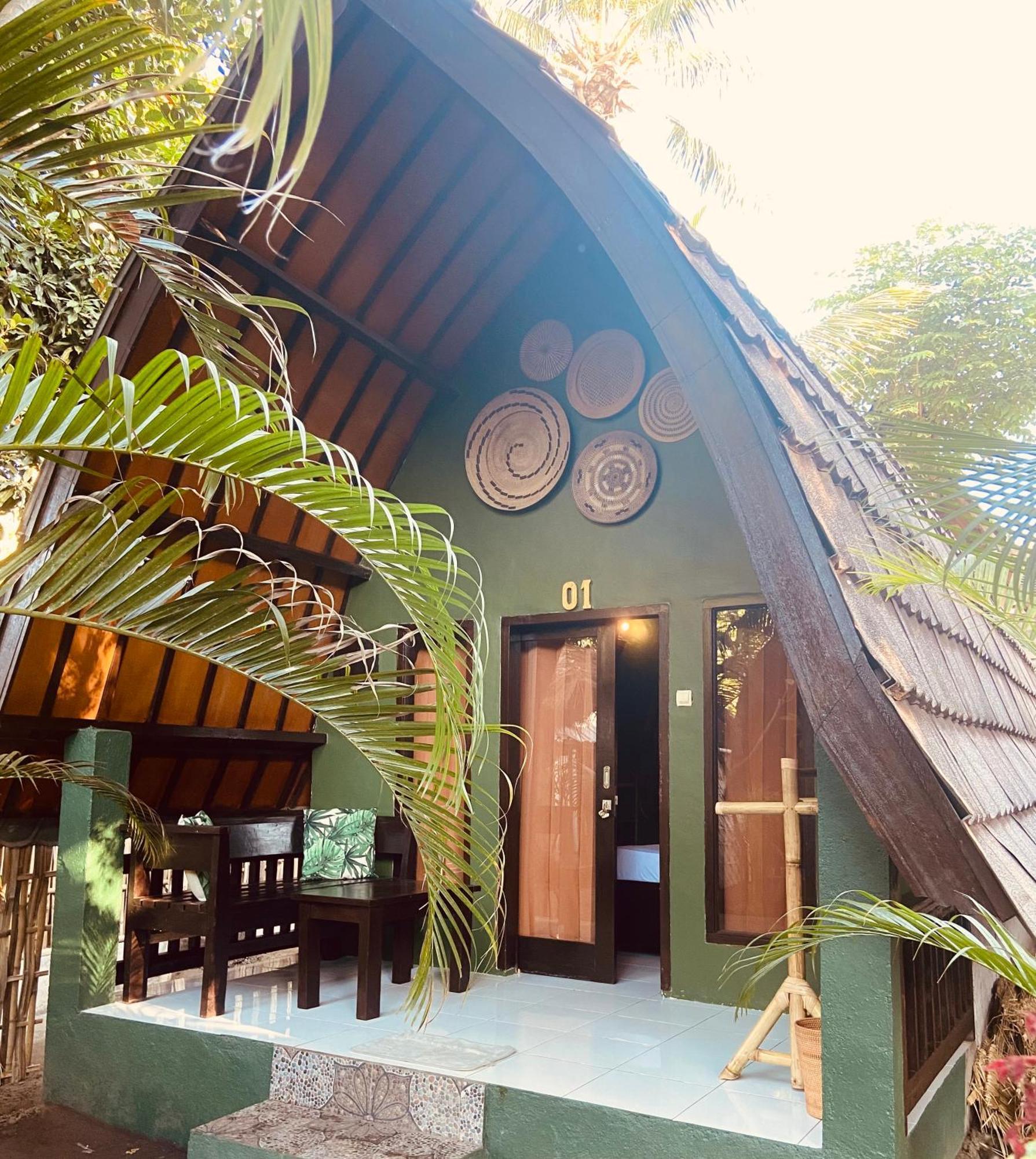 Mowglis Gili Air Hotel Buitenkant foto